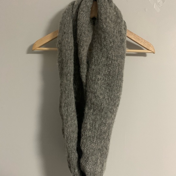 (2for$20) Cozy Ardene Grey Knit Infinity scarf - Picture 3 of 4